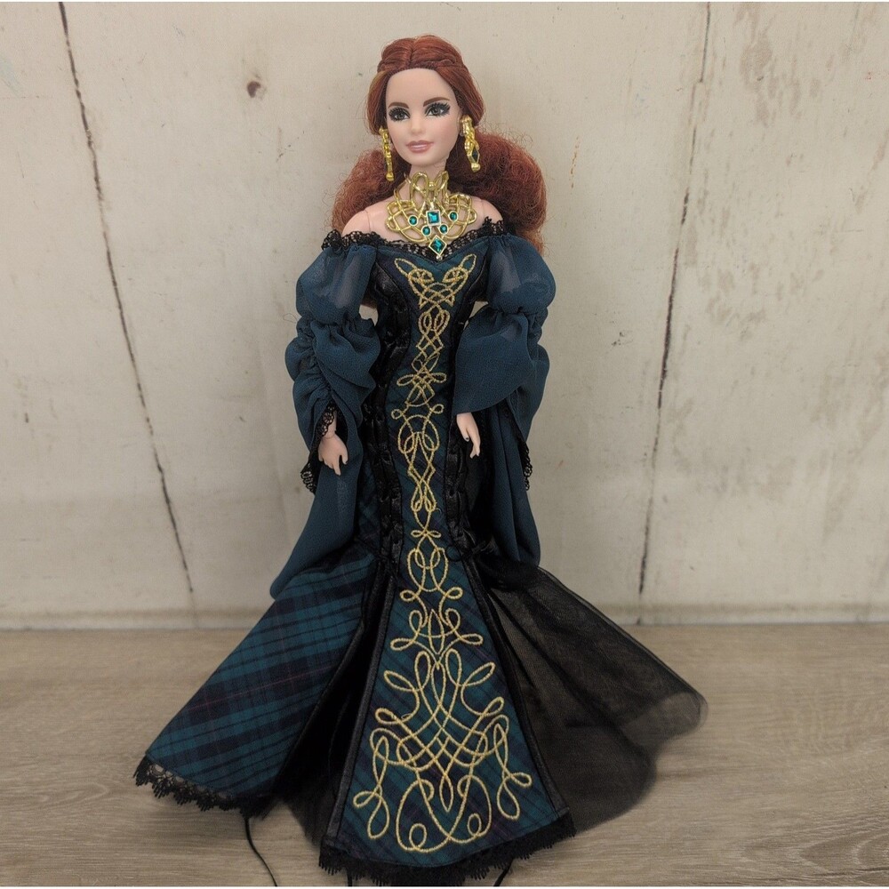 2017 SORCHA BARBIE DOLL GLOBAL GLAMOUR COLLECTION W/ Stand
